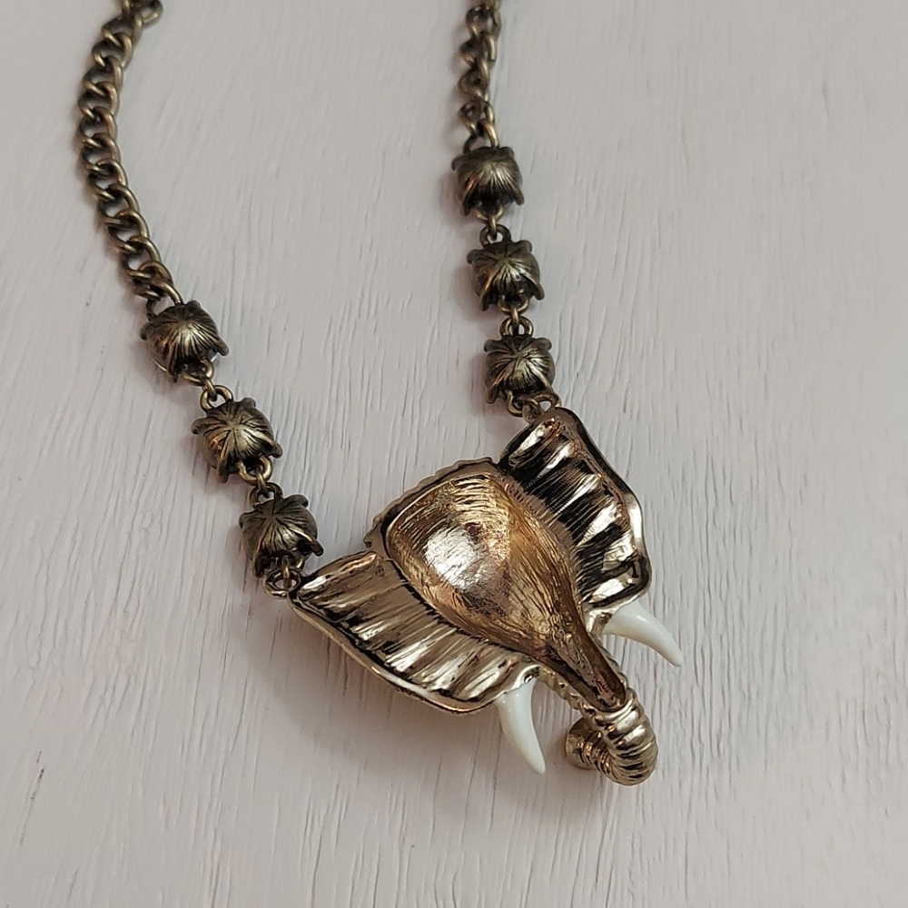 Betsey Johnson ELEPHANT NECKLACE - Picture 5 of 5